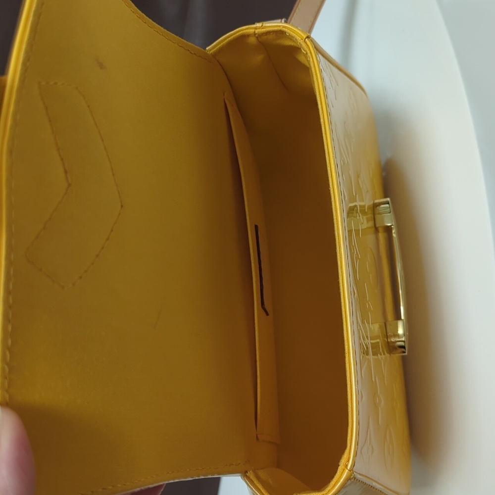 💕Rare LOUIS VUITTON Monogram Vernis Bellflower PM yellow leather Cross body BAG - Picture 15 of 16